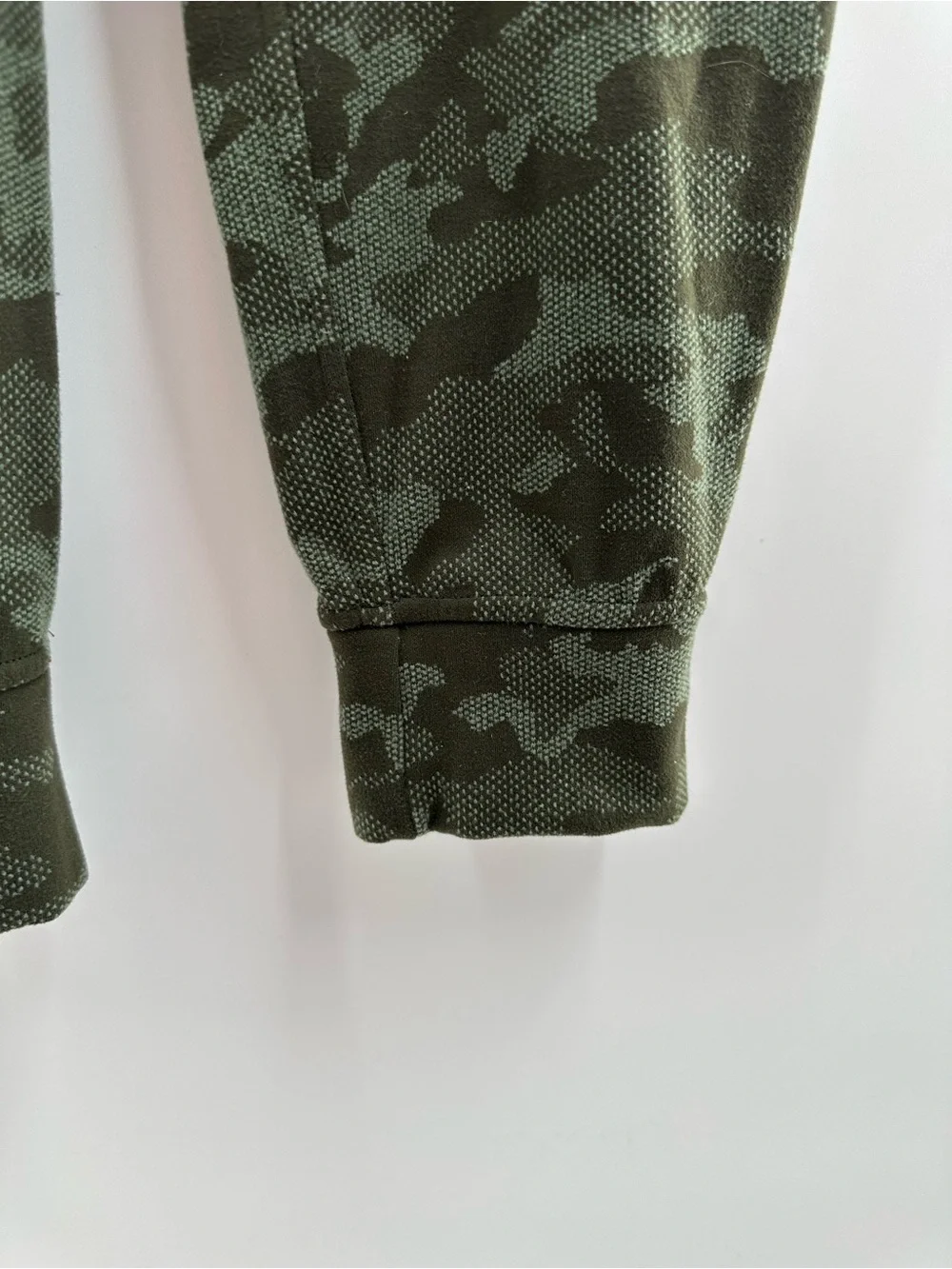 Lululemon Ready to Rulu Jogger Pants in Camo Green Size 2